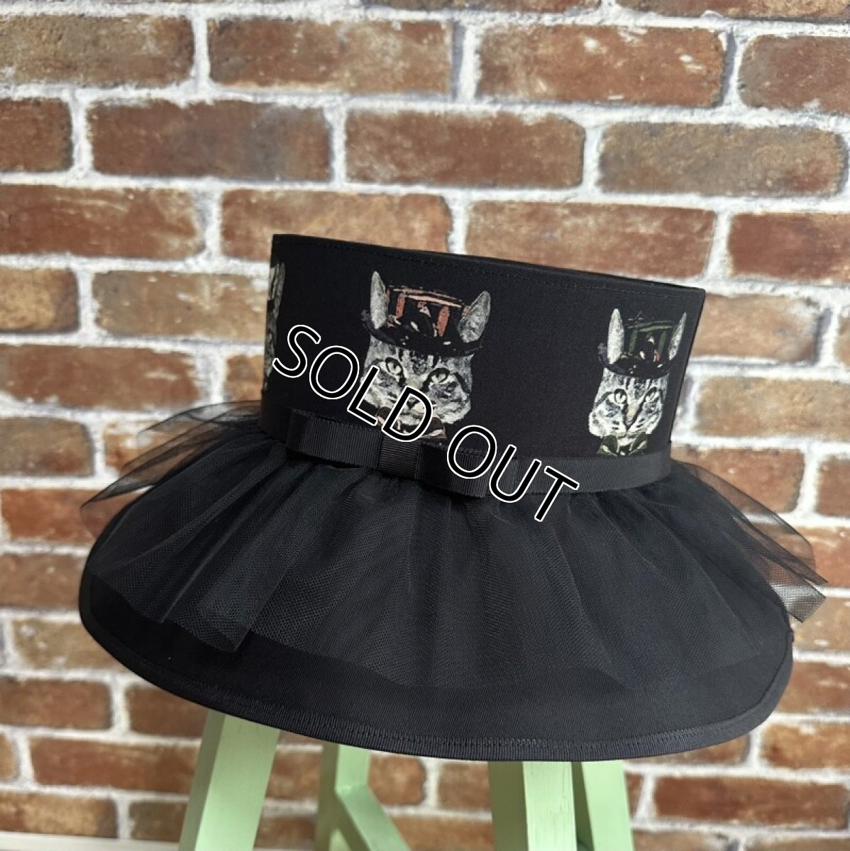 画像4: 女優のつば広モダン帽(猫かぶらニャいと！)/黒 (4)