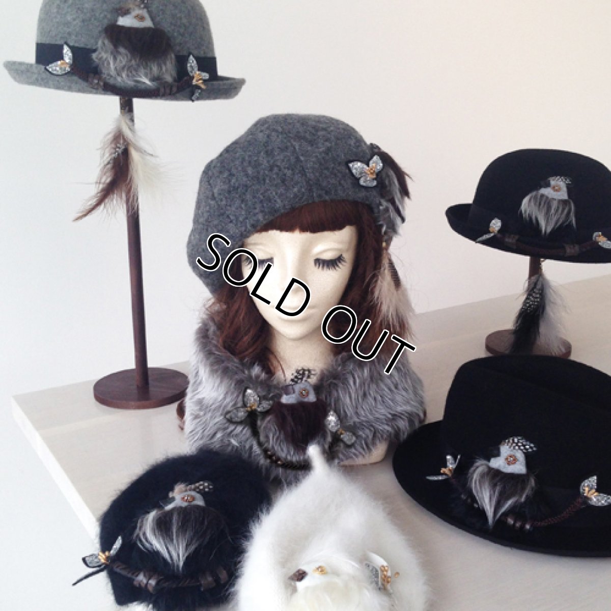 画像2: もふもふ鳥マフラー(グレー) (2)