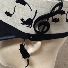 画像3: ぐるっとまわって猫ふんじゃった！キャスケット(ホワイト) (3)