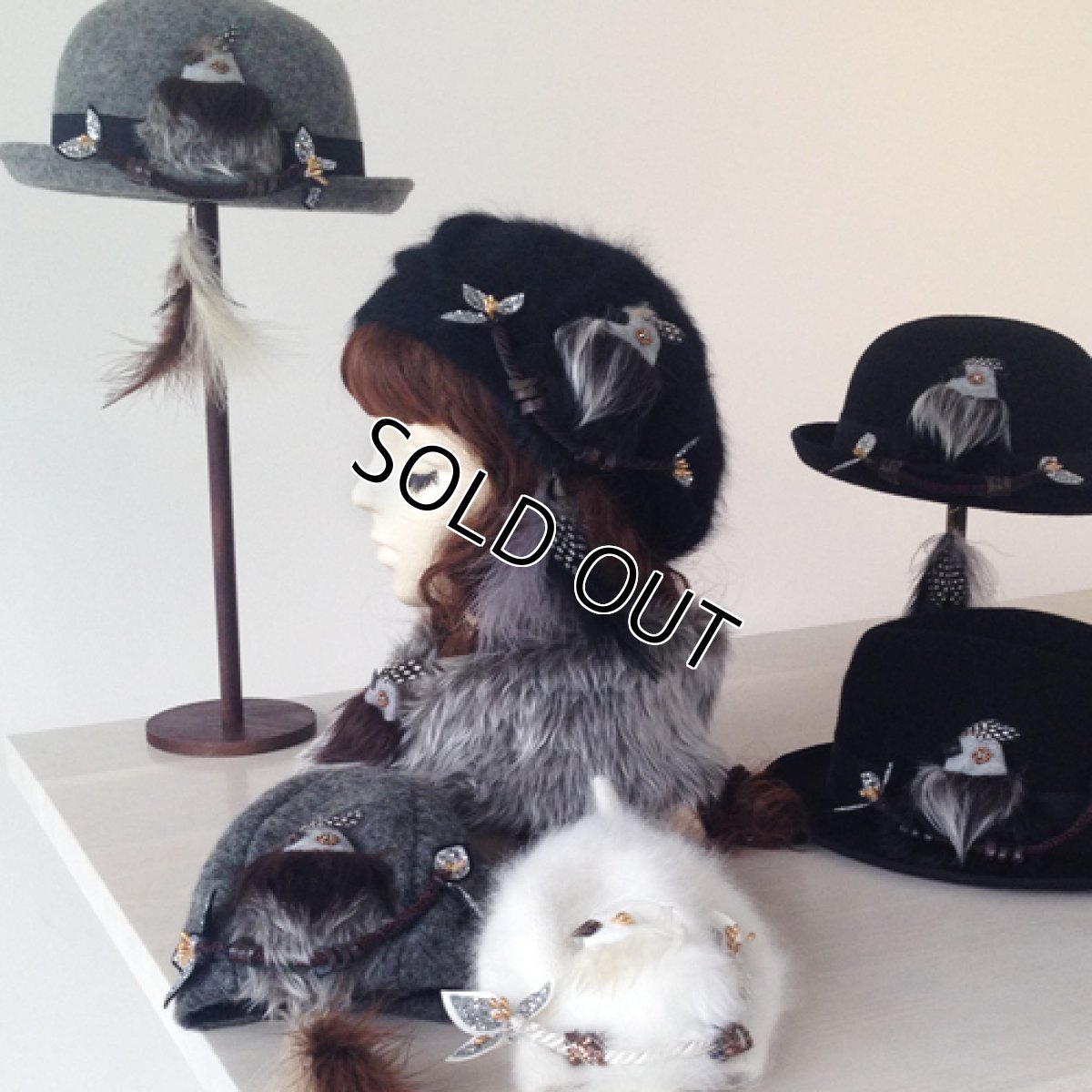 画像3: 尻尾はピアスに！もふもふ鳥ベレー(ブラック) (3)