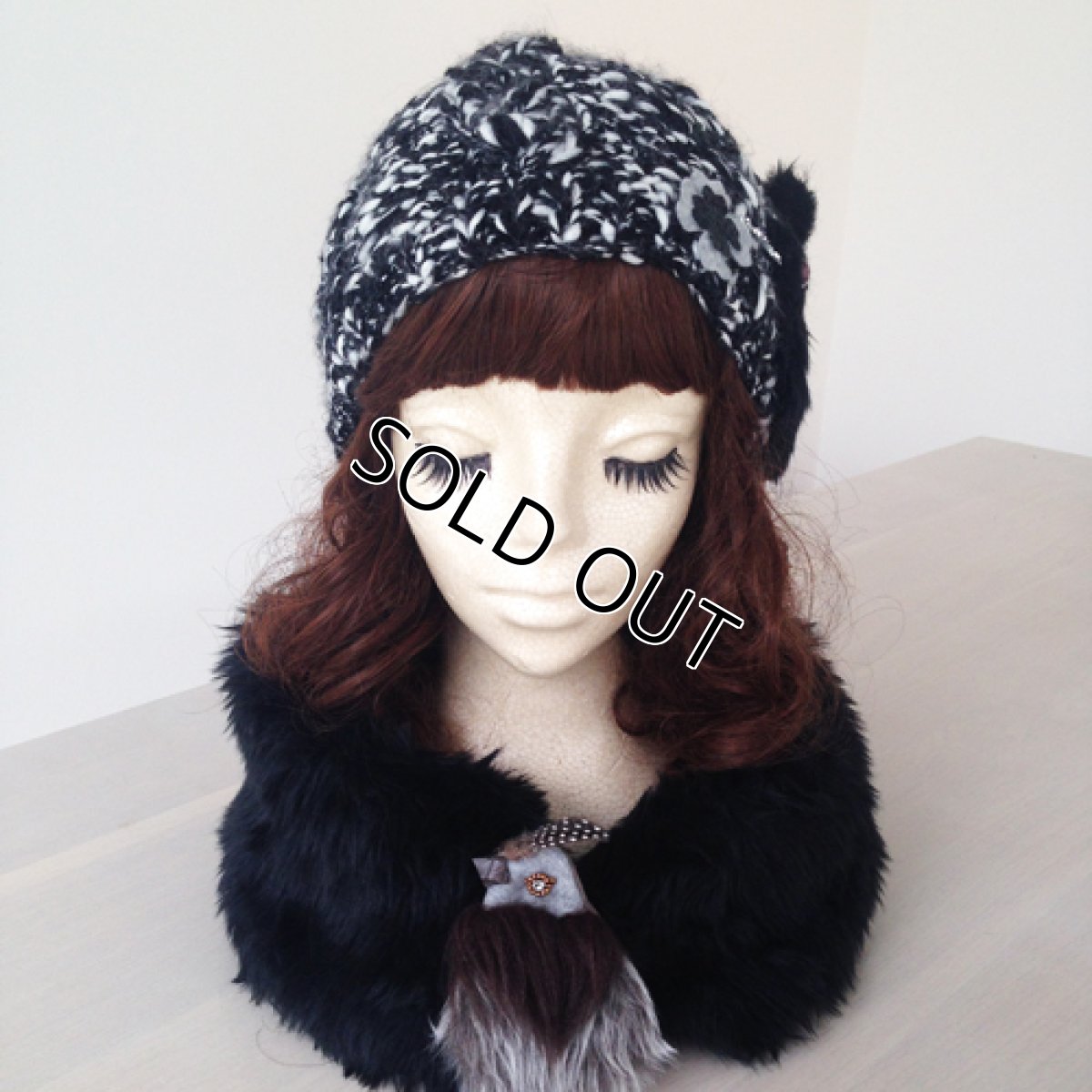 画像2: 飴ージング！ウサギダーマン/ニット(ブラック) (2)